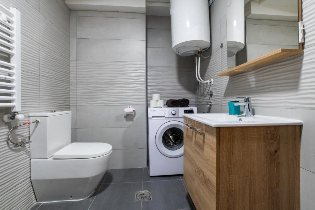 Luxury ǀ Apartments ǀ Residential Building ǀ Wifi Скопие Екстериор снимка